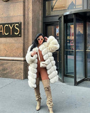 Načítať obrázok do zobrazovača galérie, Dámsky exkluzívny 2v1 kožuch/vesta z pravej kožušiny z líšky "BONJOUR" Clothing Topkozuchy.sk