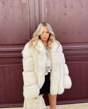 Načítať obrázok do zobrazovača galérie, Dámsky luxusný pravý kožuch z líšky "PARIS" Clothing Topkozuchy.sk