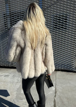 Načítať obrázok do zobrazovača galérie, Dámsky luxusný pravý kožuch z líšky s golierom "HERMS" Clothing Topkozuchy.sk