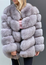 Načítať obrázok do zobrazovača galérie, Dámsky pravý kožuch z polárnej líšky "GLOW" Clothing Topkozuchy.sk