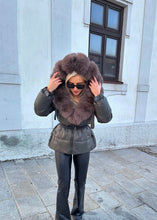 Načítať obrázok do zobrazovača galérie, Dámska páperová bunda “AMIA” Dámska bunda s pravou kožušinou Topkožuchy.sk