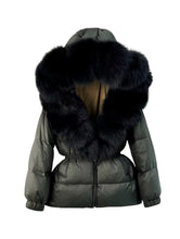 Načítať obrázok do zobrazovača galérie, Dámska páperová bunda “AMIA” Dámska bunda s pravou kožušinou Topkožuchy.sk