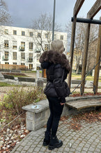 Načítať obrázok do zobrazovača galérie, Dámska páperová bunda “AMIA” Dámska bunda s pravou kožušinou Topkozuchy.sk