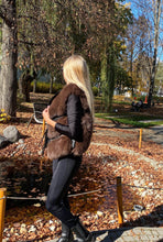 Načítať obrázok do zobrazovača galérie, Dámska pravá kožená vesta s pravou kožušinou "DIAMOND" Dámska kožená bunda s kožušinou Topkozuchy.sk