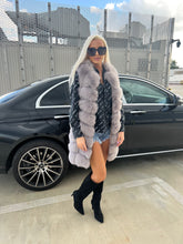 Načítať obrázok do zobrazovača galérie, Dámska pravá kožušinová vesta z polárnej líšky "DAISY" Topkozuchy.sk