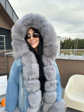 Načítať obrázok do zobrazovača galérie, Dámska rifľová bunda s pravou kožušinou "KENDALL" Dámska rifľová bunda s pravou kožušinou Topkozuchy.sk