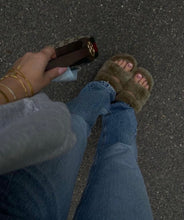 Načítať obrázok do zobrazovača galérie, Dámske pravé kvalitné kožušinové šlapky z norky "PRFCT" Dámske šlapky Topkozuchy.sk