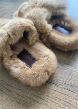 Načítať obrázok do zobrazovača galérie, Dámske pravé kvalitné kožušinové šlapky z norky "PRFCT" Dámske šlapky Topkozuchy.sk