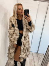 Načítať obrázok do zobrazovača galérie, Dámsky pravý oversize kožuch z líšky GIOVANY Dámsky kabát s pravou kožušinou Topkozuchy.sk