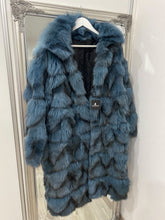 Načítať obrázok do zobrazovača galérie, Dámsky pravý oversize kožuch z líšky GIOVANY Dámsky kabát s pravou kožušinou Topkozuchy.sk