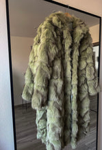 Načítať obrázok do zobrazovača galérie, Dámsky pravý oversize kožuch z líšky "GIOVANY" Dámsky kabát s pravou kožušinou Topkozuchy.sk