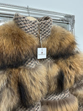 Načítať obrázok do zobrazovača galérie, Dámsky pravý kožuch mýval "LUXURY" Dámsky kožuch myval Topkozuchy.sk