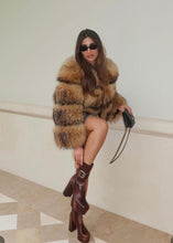 Načítať obrázok do zobrazovača galérie, Exkluzívny pravý kožuch z mývala "FLOWER" Dámsky kožuch myval Topkozuchy.sk
