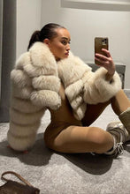 Načítať obrázok do zobrazovača galérie, Dámsky pravý kožuch z polárnej líšky na zips "COCO" Dámsky kožuch z líšky Topkozuchy.sk