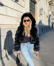 Načítať obrázok do zobrazovača galérie, Dámsky krátky kožuch z líšky “RABAN Topkožuchy.sk