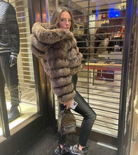 Načítať obrázok do zobrazovača galérie, Dámsky krátky kožuch z líšky “RABAN" Topkozuchy.sk