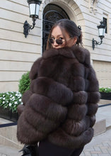 Načítať obrázok do zobrazovača galérie, Dámsky luxusný kožuch z líšky “AURA” Topkožuchy.sk