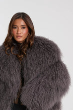 Načítať obrázok do zobrazovača galérie, Dámsky mongolský pravý kožuch “CAVALY” Dámsky luxusný pravý kožuch Topkozuchy.sk
