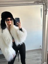 Načítať obrázok do zobrazovača galérie, Dámsky mongolský pravý kožuch “CAVALY” Dámsky luxusný pravý kožuch Topkozuchy.sk