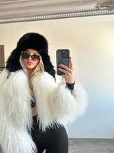 Načítať obrázok do zobrazovača galérie, Dámsky mongolský pravý kožuch “CAVALY” Dámsky luxusný pravý kožuch Topkozuchy.sk