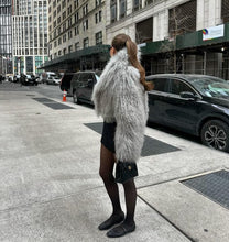 Načítať obrázok do zobrazovača galérie, Dámsky mongolský pravý kožuch “CAVALY” Dámsky luxusný pravý kožuch Topkozuchy.sk