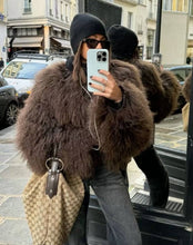Načítať obrázok do zobrazovača galérie, Mongolský krátky kožuch “CLOE” damsky mongolsky kožuch Topkozuchy.sk