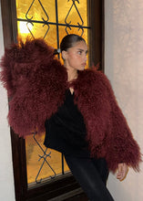Načítať obrázok do zobrazovača galérie, Mongolský krátky kožuch “CLOE” damsky mongolsky kožuch Topkozuchy.sk