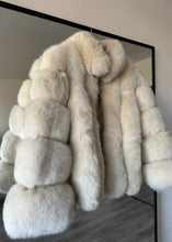 Načítať obrázok do zobrazovača galérie, Dámsky pravý kožuch z líšky "CARTIERR" Topkozuchy.sk