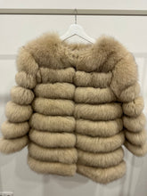 Načítať obrázok do zobrazovača galérie, Dámsky 4v1 pravý kožuch/vesta z líšky - hodinkové rukávy "FUTURE" Dámsky pravy kožuch z líšky Topkozuchy.sk