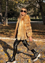 Načítať obrázok do zobrazovača galérie, Dámsky hustý luxusný pravý kožuch z líšky "LEILA" Dámsky pravy kožuch z líšky Topkozuchy.sk