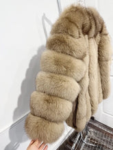 Načítať obrázok do zobrazovača galérie, Dámsky hustý luxusný pravý kožuch z líšky "LEILA" Dámsky pravy kožuch z líšky Topkozuchy.sk