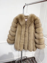 Načítať obrázok do zobrazovača galérie, Dámsky hustý luxusný pravý kožuch z líšky "LEILA" Dámsky pravy kožuch z líšky Topkozuchy.sk