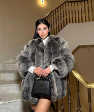 Načítať obrázok do zobrazovača galérie, Dámsky hustý luxusný pravý kožuch z líšky "LEILA" Dámsky pravy kožuch z líšky Topkozuchy.sk
