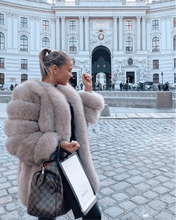 Načítať obrázok do zobrazovača galérie, Dámsky hustý luxusný pravý kožuch z líšky "LEILA" Dámsky pravy kožuch z líšky Topkozuchy.sk