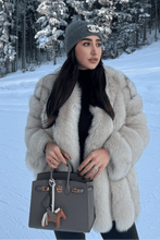 Načítať obrázok do zobrazovača galérie, Dámsky hustý luxusný pravý kožuch z líšky "LEILA" Dámsky pravy kožuch z líšky Topkozuchy.sk