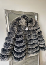 Načítať obrázok do zobrazovača galérie, Exkluzívny 4v1 pravý kožuch/vesta z líšky "FUTURE" Dámsky pravy kožuch z líšky Topkozuchy.sk