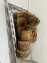 Načítať obrázok do zobrazovača galérie, Dámsky pravý kožuch z mývala s kapucňou “OLIVIA” Topkozuchy.sk