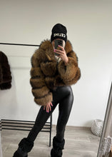 Načítať obrázok do zobrazovača galérie, Dámsky pravý kožuch z mývala s kapucňou “OLIVIA” Topkozuchy.sk