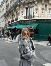 Načítať obrázok do zobrazovača galérie, Dámsky pravý kožuch z mývala s kapucňou “OLIVIA” Topkozuchy.sk