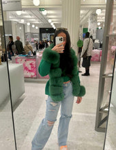 Načítať obrázok do zobrazovača galérie, Dámsky svetrík s pravou kožušinou z líšky DEBBIE Topkozuchy.sk