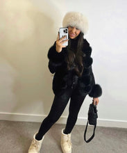 Načítať obrázok do zobrazovača galérie, Dámsky svetrík s pravou kožušinou z líšky DEBBIE Topkozuchy.sk