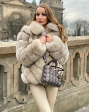 Načítať obrázok do zobrazovača galérie, Luxusný kožuch z líšky “BAKARAT” Topkožuchy.sk
