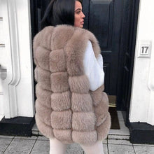 Načítať obrázok do zobrazovača galérie, Dámska hustá pravá kožušinová vesta z líšky JULY Clothing Topkozuchy.sk