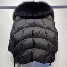 Načítať obrázok do zobrazovača galérie, Dámska páperová bunda s pravou kožušinou ARIA Clothing Topkozuchy.sk