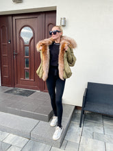 Načítať obrázok do zobrazovača galérie, Dámska páperová bunda s pravou kožušinou ARIA Clothing Topkozuchy.sk