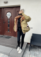 Načítať obrázok do zobrazovača galérie, Dámska páperová bunda s pravou kožušinou ARIA Clothing Topkozuchy.sk