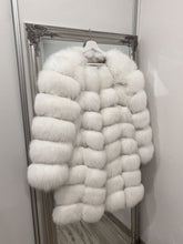 Načítať obrázok do zobrazovača galérie, Dámsky exkluzívny 2v1 kožuch/vesta z pravej kožušiny z líšky BONJOUR Clothing Topkozuchy.sk