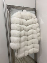 Načítať obrázok do zobrazovača galérie, Dámsky exkluzívny 2v1 kožuch/vesta z pravej kožušiny z líšky BONJOUR Clothing Topkozuchy.sk