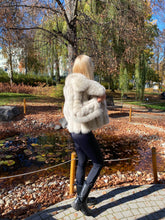 Načítať obrázok do zobrazovača galérie, Dámsky luxusný pravý kožuch z líšky s golierom HERMS Clothing Topkozuchy.sk