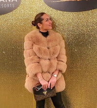 Načítať obrázok do zobrazovača galérie, Dámsky pravý kožuch z polárnej líšky GLOW Clothing Topkozuchy.sk